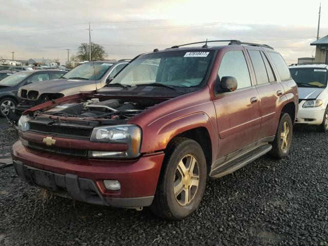 1GNDT13S652320759 - 2005 CHEVROLET TRAILBLAZE BURGUNDY photo 2