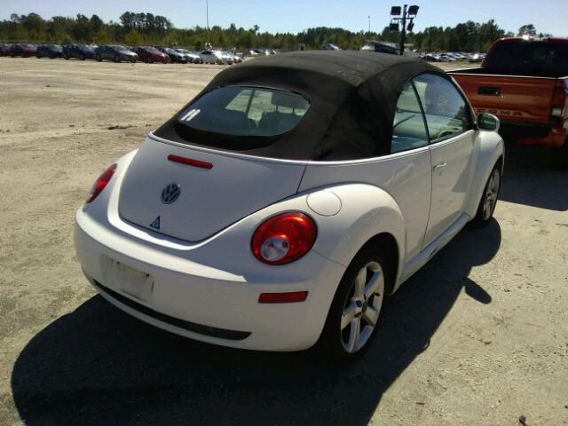 3VWFF31Y87M412895 - 2007 VOLKSWAGEN NEW BEETLE 白色 照片 4