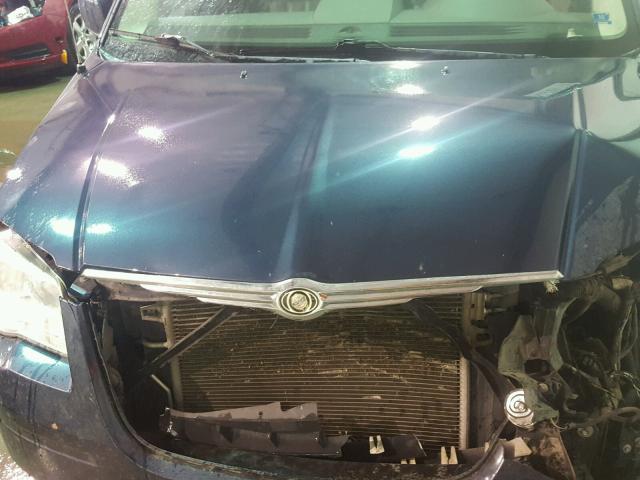 2A8HR54P78R762605 - 2008 CHRYSLER TOWN & COU BLUE photo 7