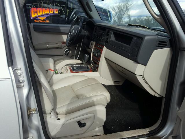 1J8HG58N27C529706 - 2007 JEEP COMMANDER SILVER photo 5