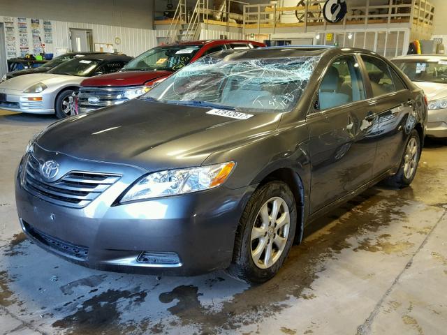 4T4BE46K28R022730 - 2008 TOYOTA CAMRY CE GRAY photo 2