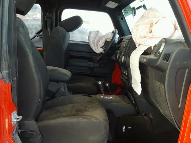 1C4AJWAG8GL211956 - 2016 JEEP WRANGLER S 红色 照片 5