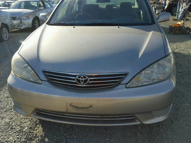 4T1BE32K35U423001 - 2005 TOYOTA CAMRY LE BEIGE photo 9