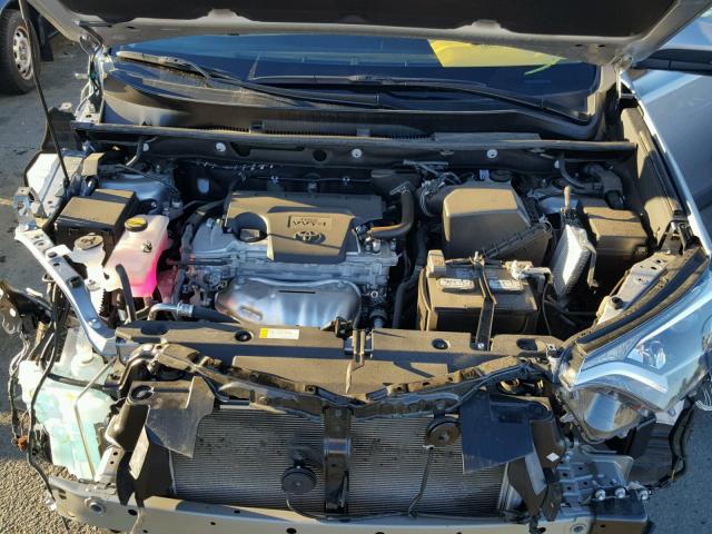 2T3WFREV7HW367857 - 2017 TOYOTA RAV4 XLE SILVER photo 7