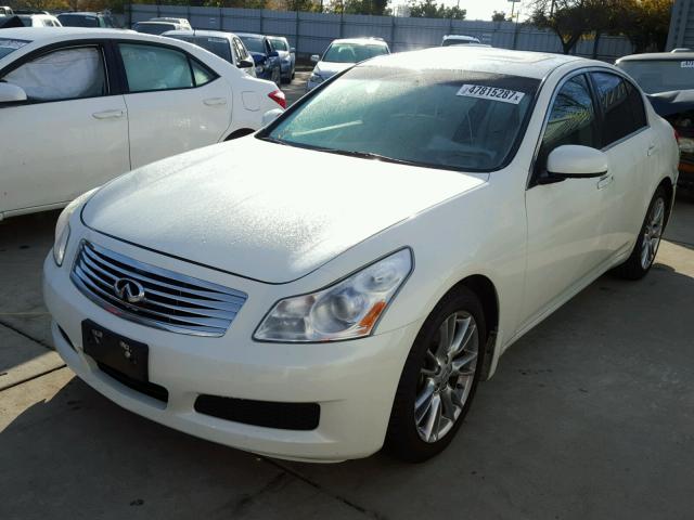 JNKBV61E98M205259 - 2008 INFINITI G35 WHITE photo 2