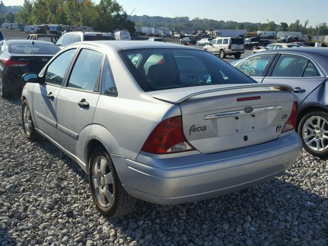 1FAFP38342W245640 - 2002 FORD FOCUS ZTS SILVER photo 3