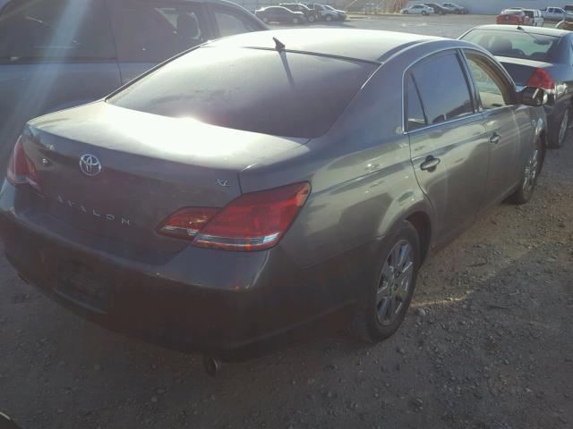 4T1BK36B16U153089 - 2006 TOYOTA AVALON XL GRAY photo 4