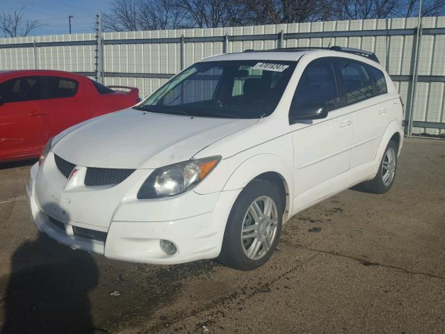 5Y2SL62874Z412004 - 2004 PONTIAC VIBE WHITE photo 2