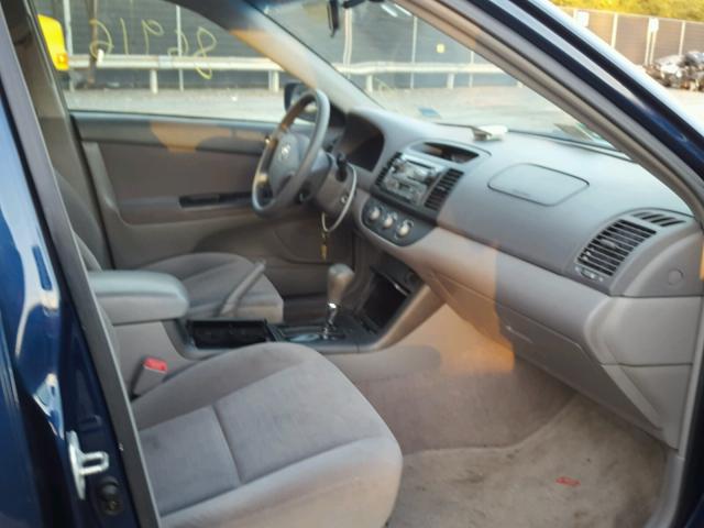 4T1BE32K35U417389 - 2005 TOYOTA CAMRY LE ლურჯი ფოტო 5