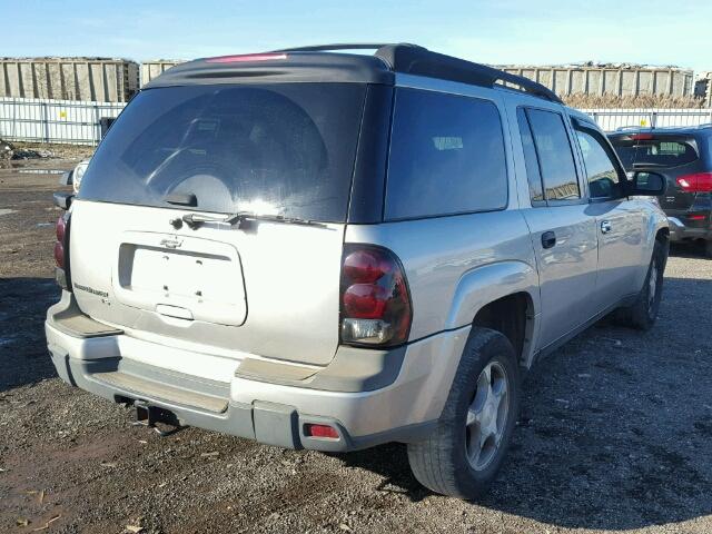 1GNET16S556154954 - 2005 CHEVROLET TRAILBLAZE SILVER photo 4