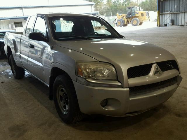 1Z7HC22K78S609837 - 2008 MITSUBISHI RAIDER LS SILVER photo 1