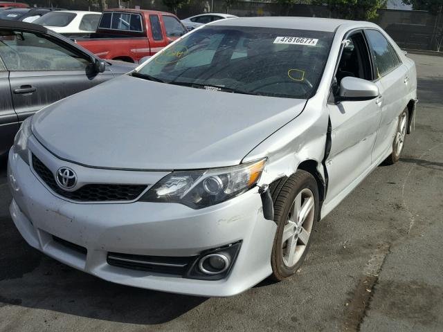 4T1BF1FK2EU421462 - 2014 TOYOTA CAMRY L SILVER photo 2