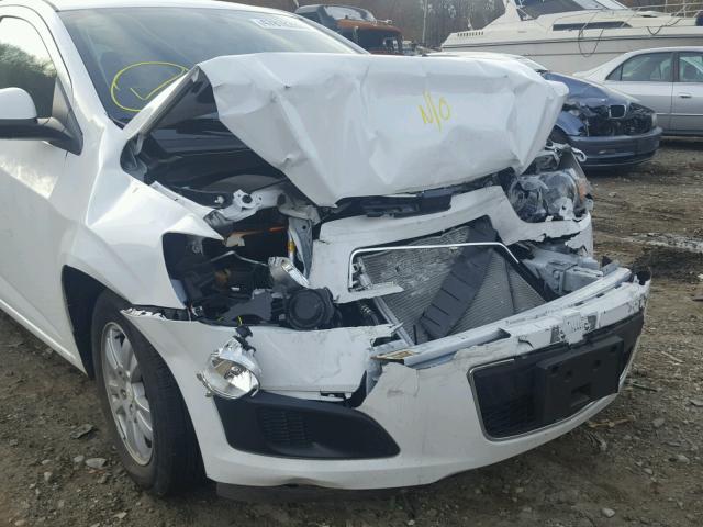 1G1JC6SH1G4166217 - 2016 CHEVROLET SONIC LT WHITE photo 9