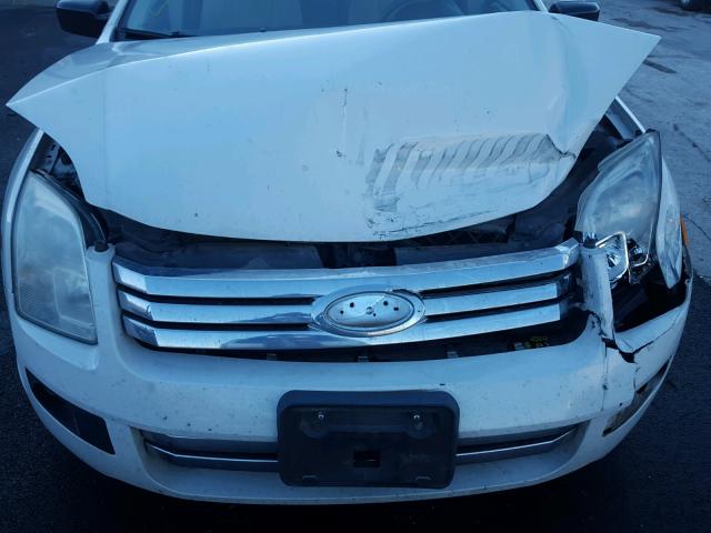 3FAHP07Z99R159993 - 2009 FORD FUSION SE WHITE photo 7