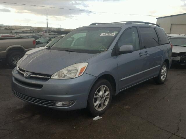 5TDBA22CX4S013639 - 2004 TOYOTA SIENNA XLE BLUE photo 2