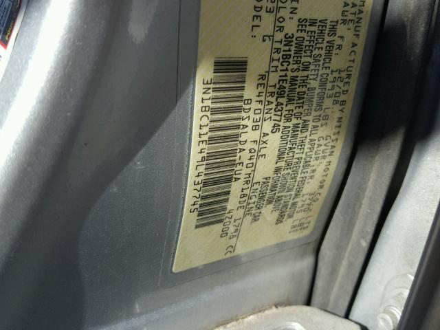 3N1BC11E49L437745 - 2009 NISSAN VERSA S SILVER photo 10