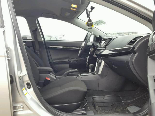 JA32U2FU8GU007203 - 2016 MITSUBISHI LANCER ES SILVER photo 5