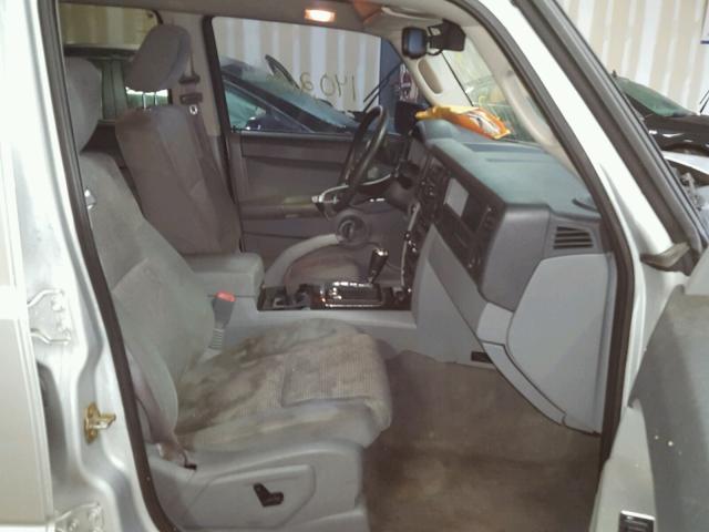 1J8HG48N56C221311 - 2006 JEEP COMMANDER Gümüş foto 5
