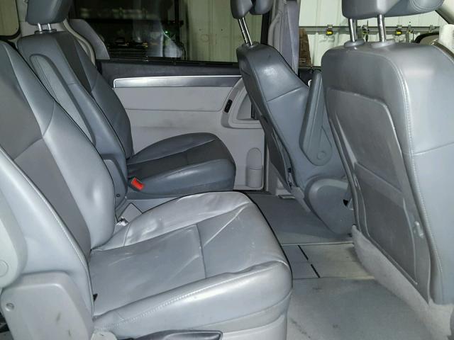 2V4RW3D12AR306236 - 2010 VOLKSWAGEN ROUTAN SE GRAY photo 6