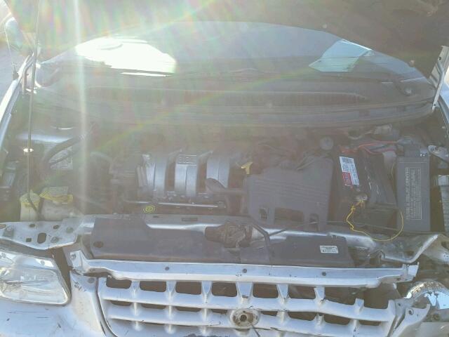1C4GJ44GXYB777716 - 2000 CHRYSLER GRAND VOYA SILVER photo 7