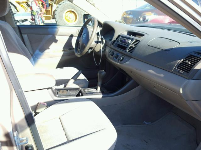 4T1BF32K12U010146 - 2002 TOYOTA CAMRY LE GOLD photo 5