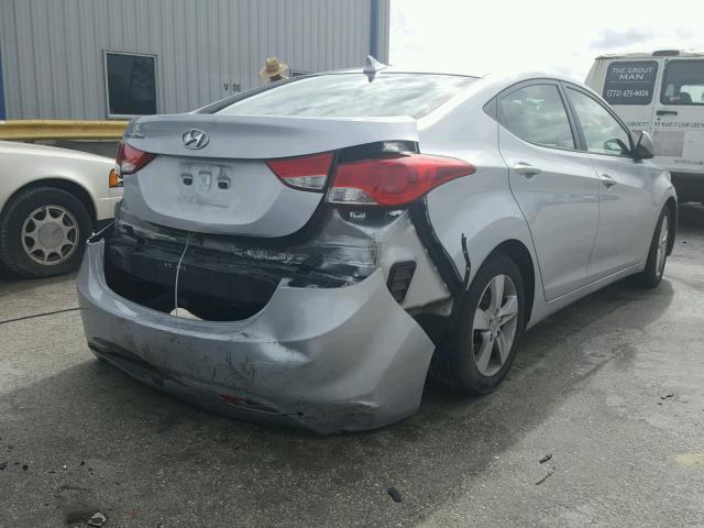 5NPDH4AE9DH234464 - 2013 HYUNDAI ELANTRA GL SILVER photo 4