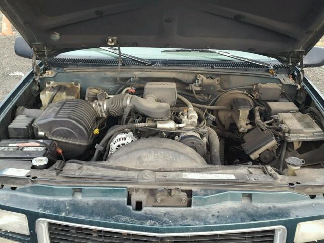 1GKFK16R7VJ755636 - 1997 GMC SUBURBAN K GREEN photo 7