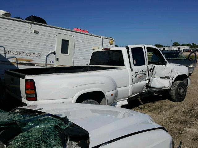 1GTJC39163E104427 - 2003 GMC NEW SIERRA WHITE photo 4