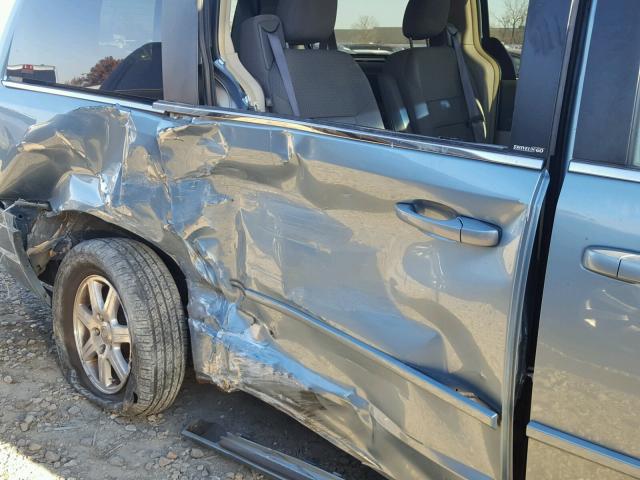 2A8HR54P58R637215 - 2008 CHRYSLER TOWN & COU BLUE photo 9