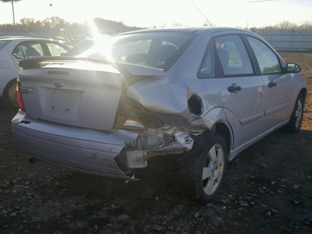 1FAHP34N87W179892 - 2007 FORD FOCUS ZX4 SILVER photo 4