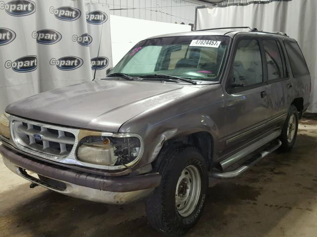 1FMDU34X0TUD62143 - 1996 FORD EXPLORER GRAY photo 2