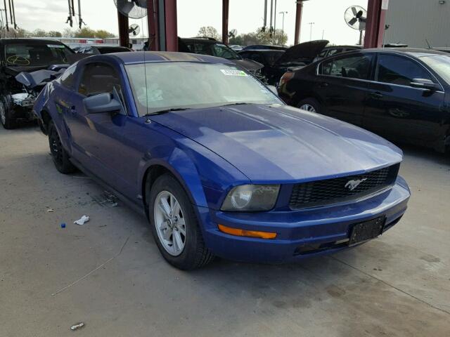 1ZVFT80N855107106 - 2005 FORD MUSTANG BLUE photo 1