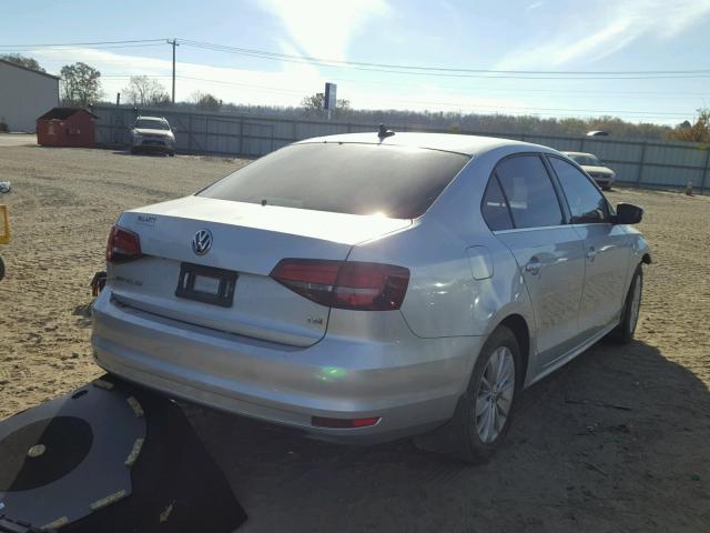 3VWD67AJ5GM338269 - 2016 VOLKSWAGEN JETTA SE SILVER photo 4