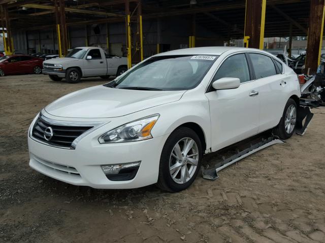 1N4AL3AP1EC105246 - 2014 NISSAN ALTIMA 2.5 WHITE photo 2