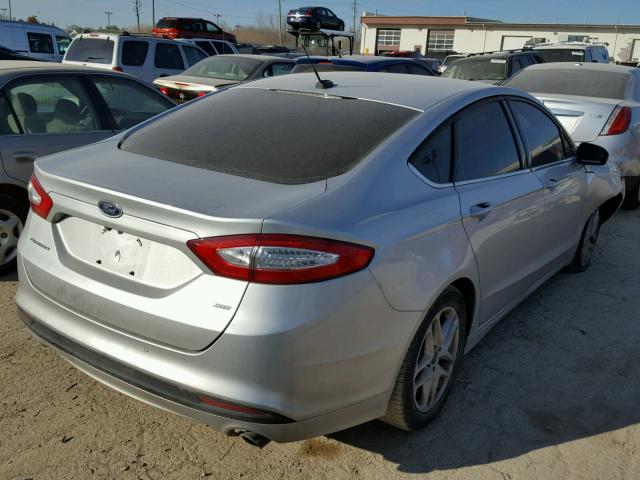 3FA6P0H78FR236272 - 2015 FORD FUSION SE SILVER photo 4