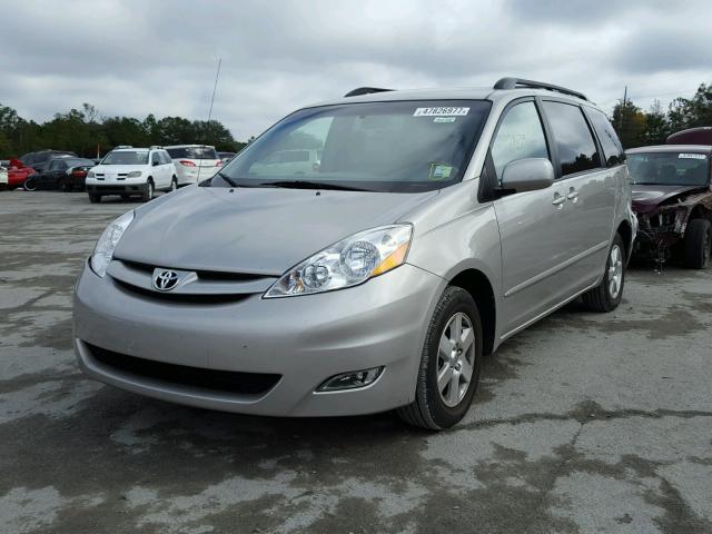 5TDZK22C99S237312 - 2009 TOYOTA SIENNA XLE SILVER photo 2