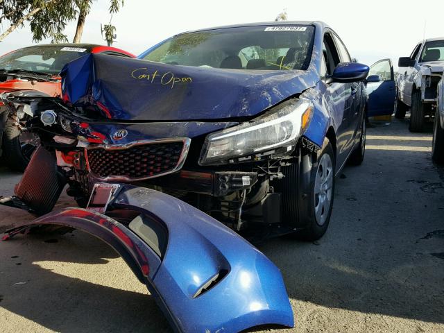 3KPFK4A75HE097111 - 2017 KIA FORTE LX BLUE photo 2