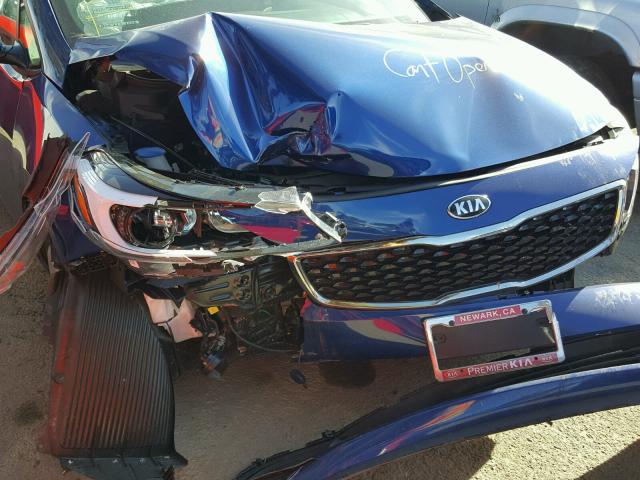 3KPFK4A75HE097111 - 2017 KIA FORTE LX BLUE photo 9