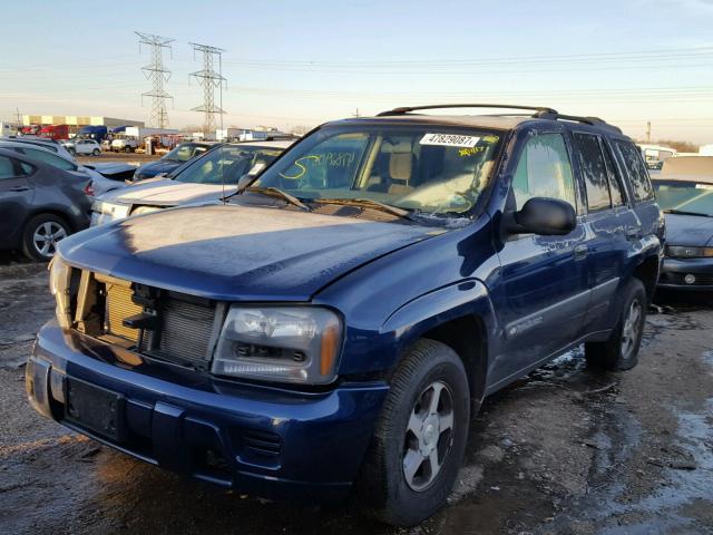 1GNDT13S842387555 - 2004 CHEVROLET TRAILBLAZE BLUE photo 2