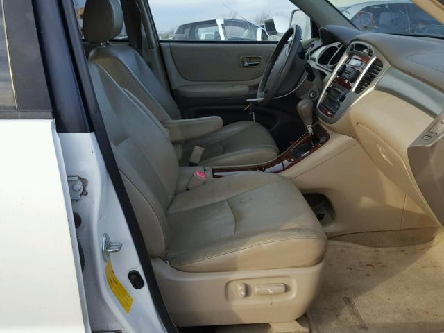 JTEDP21A050064204 - 2005 TOYOTA HIGHLANDER WHITE photo 5