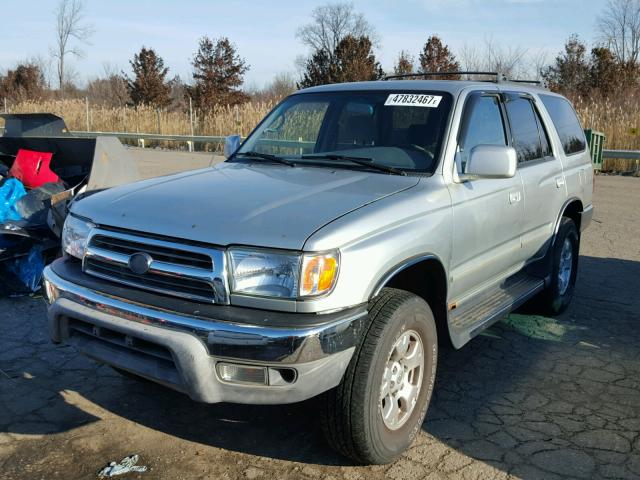 JT3HN86R4X0217929 - 1999 TOYOTA 4RUNNER SR SILVER photo 2