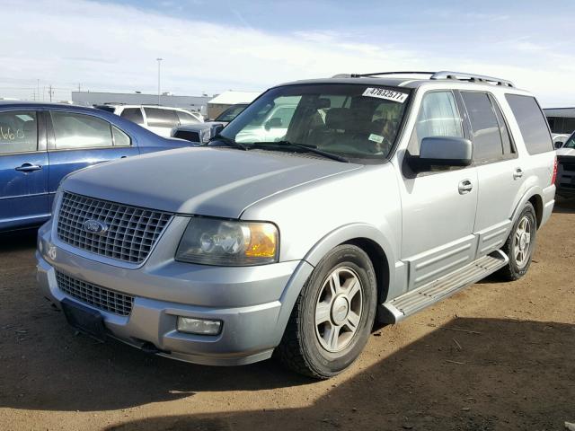 1FMFU20536LA36452 - 2006 FORD EXPEDITION SILVER photo 2