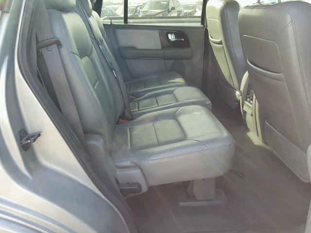 1FMFU20536LA36452 - 2006 FORD EXPEDITION SILVER photo 6