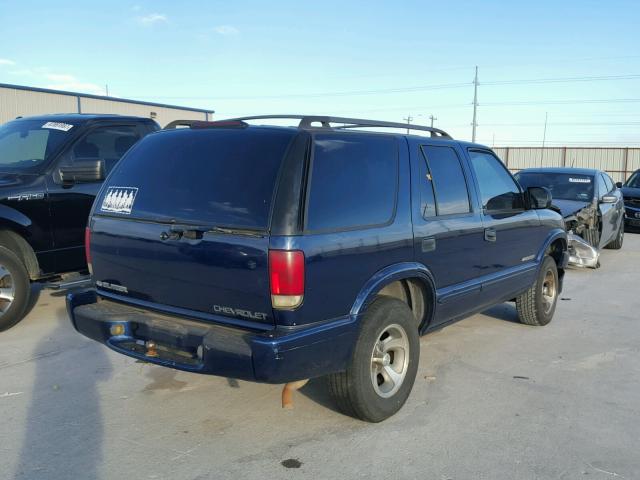 1GNCS13W32K203489 - 2002 CHEVROLET BLAZER BLUE photo 4