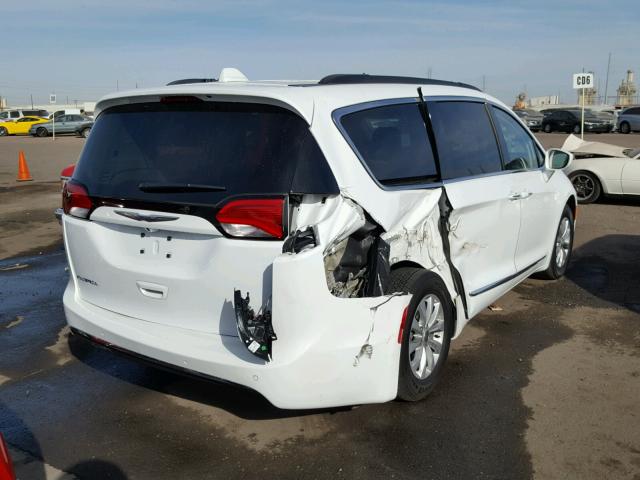 2C4RC1BG2HR711912 - 2017 CHRYSLER PACIFICA T WHITE photo 4