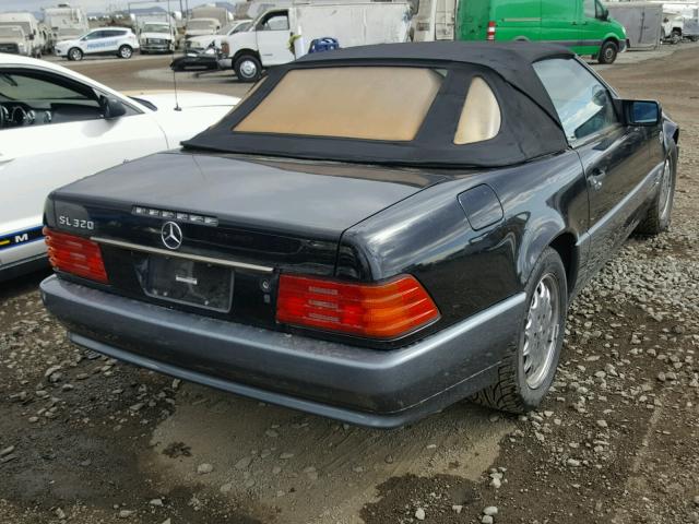 WDBFA63E6SF111409 - 1995 MERCEDES-BENZ SL 320 BLACK photo 4