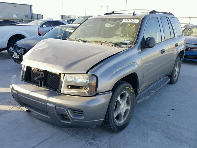 1GNDT13S672195264 - 2007 CHEVROLET TRAILBLAZE BROWN photo 2