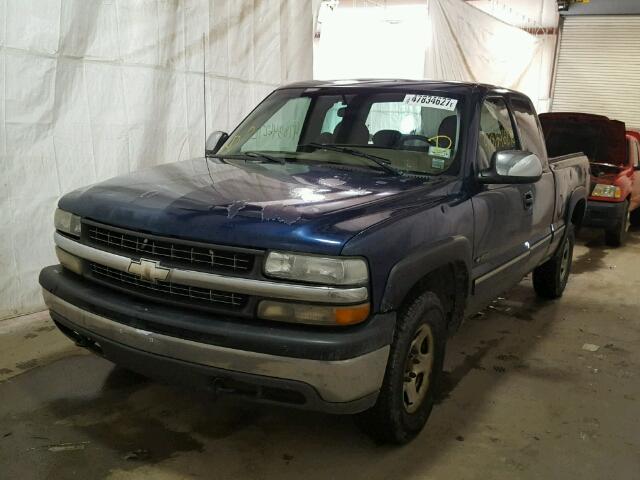 1GCEK19V1YE276724 - 2000 CHEVROLET SILVERADO BLUE photo 2