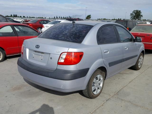 KNADE123386402570 - 2008 KIA RIO BASE SILVER photo 4