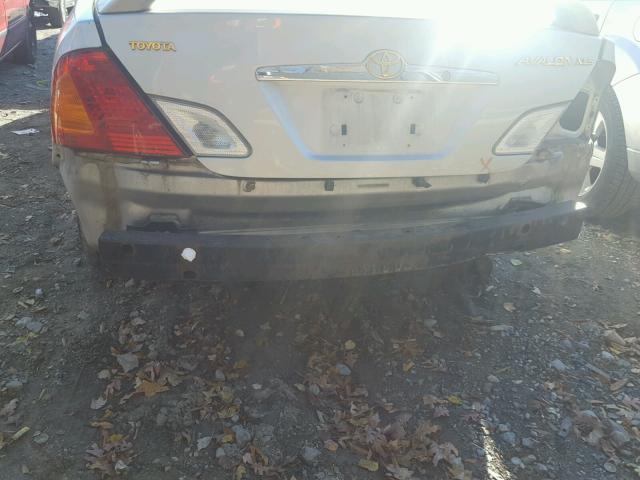 4T1BF28B42U230706 - 2002 TOYOTA AVALON XL Күміс фото 9